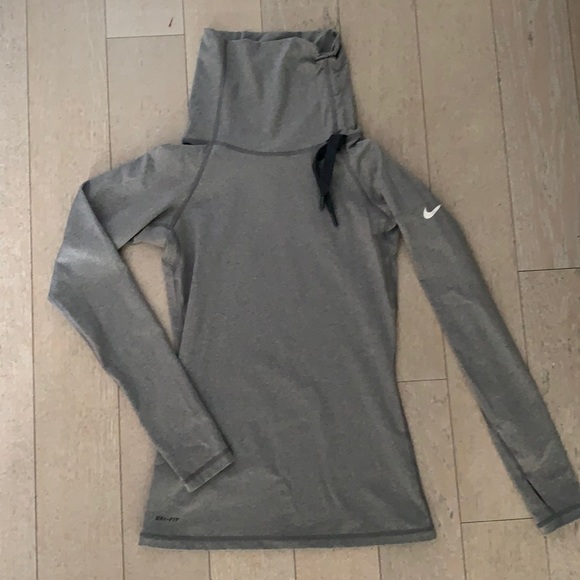 Nike Pro Hyperwarm Dri-FIT Mock Turtleneck - Picture 2 of 5